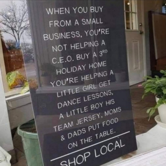 🩷 WELCOME TO •STRAWBERRi CHIC•🍓🩷 MAKE ME AN OFFER! - Picture 5 of 9